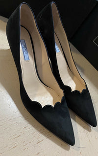 NIB $ 750 PRADA Damen Scallop Wildleder Pumps Schuhe Schwarz 8,5 US/38,5 Eu Italien