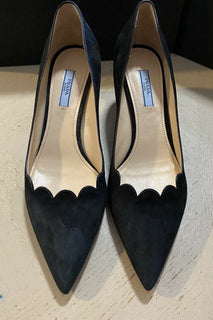 NIB $ 750 PRADA Damen Scallop Wildleder Pumps Schuhe Schwarz 8 US/38 Eu Italien