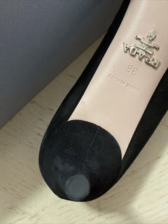 NIB $ 750 PRADA Damen Scallop Wildleder Pumps Schuhe Schwarz 8 US/38 Eu Italien