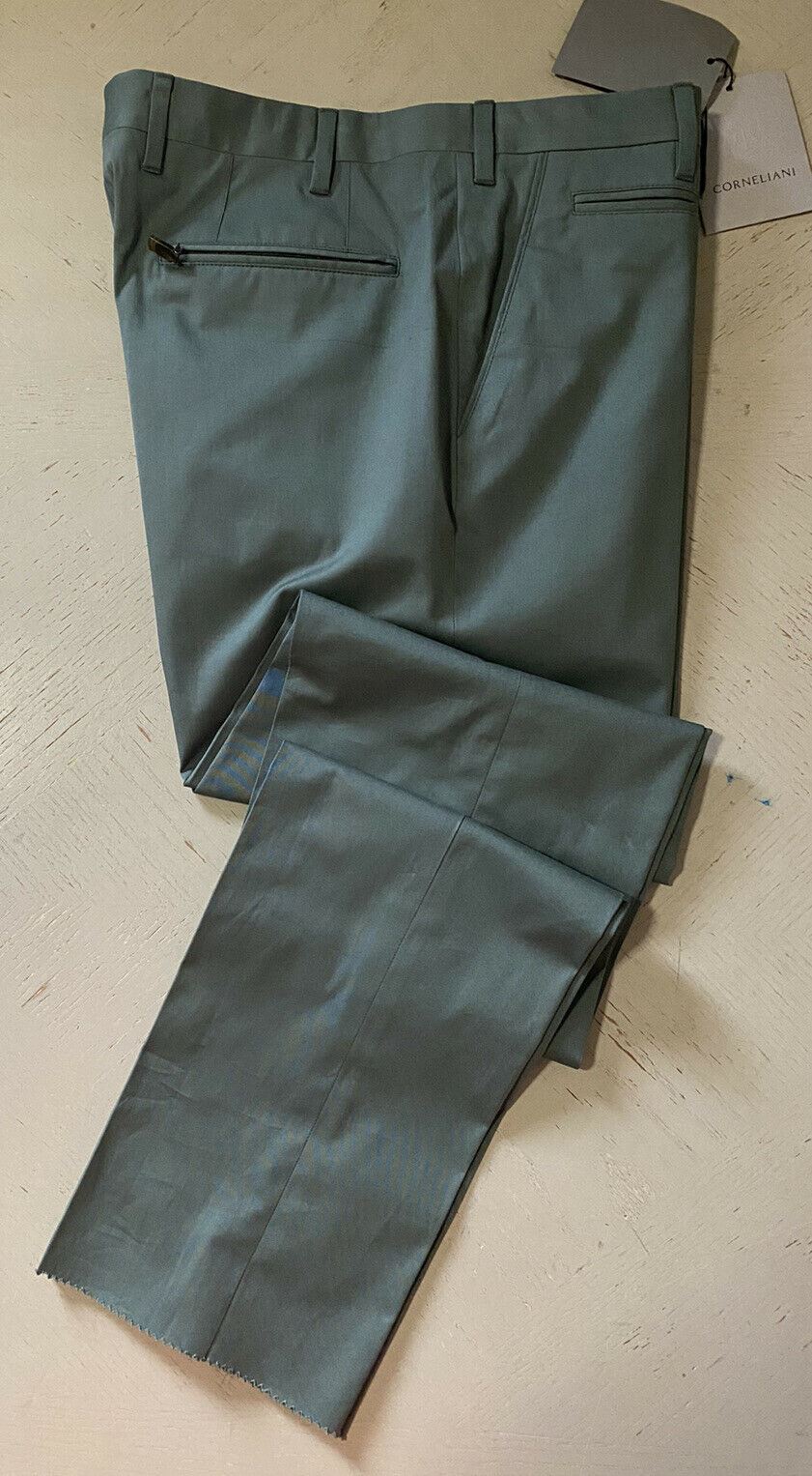 Neu mit Etikett: 325 $ Corneliani Herrenhose Farbe Grün Größe 32 US (48 EU)