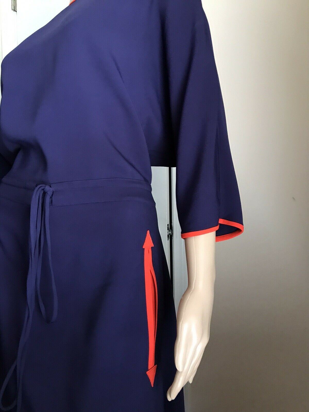Новое эластичное платье из легкого вискозного кади от Gucci за 2500 долларов, королевский синий размер 6 США/40 Италия