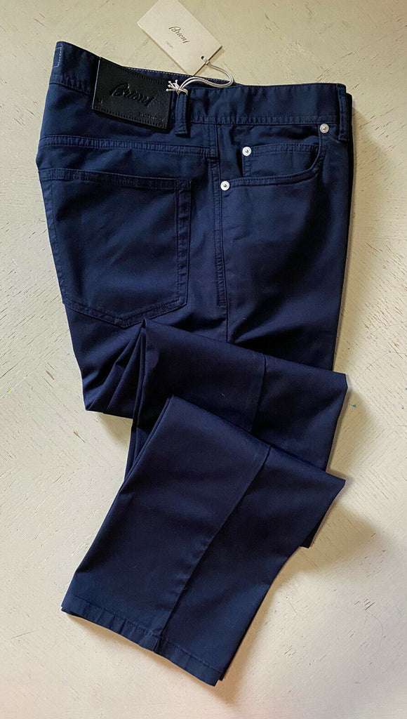 Neu mit Etikett: 840 $ Brioni Herren-Jeanshose, Marineblau, 32 US/48 Eu, Italien