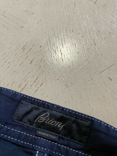 Neu mit Etikett: 840 $ Brioni Herren-Jeanshose, Marineblau, 32 US/48 Eu, Italien