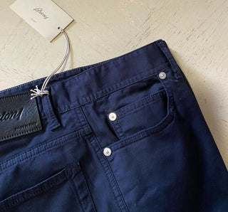 Neu mit Etikett: 840 $ Brioni Herren-Jeanshose, Marineblau, 32 US/48 Eu, Italien