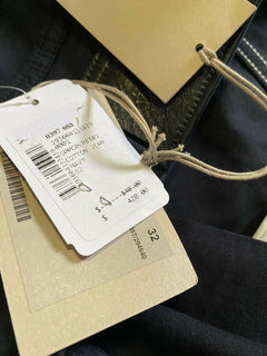 Neu mit Etikett: 840 $ Brioni Herren-Jeanshose, Marineblau, 32 US/48 Eu, Italien