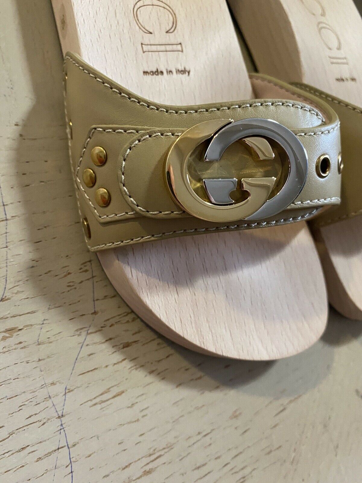 NIB  Gucci Women Leather/Wood Sandal Shoes Beige 5 US ( 35 Eu ) Italy