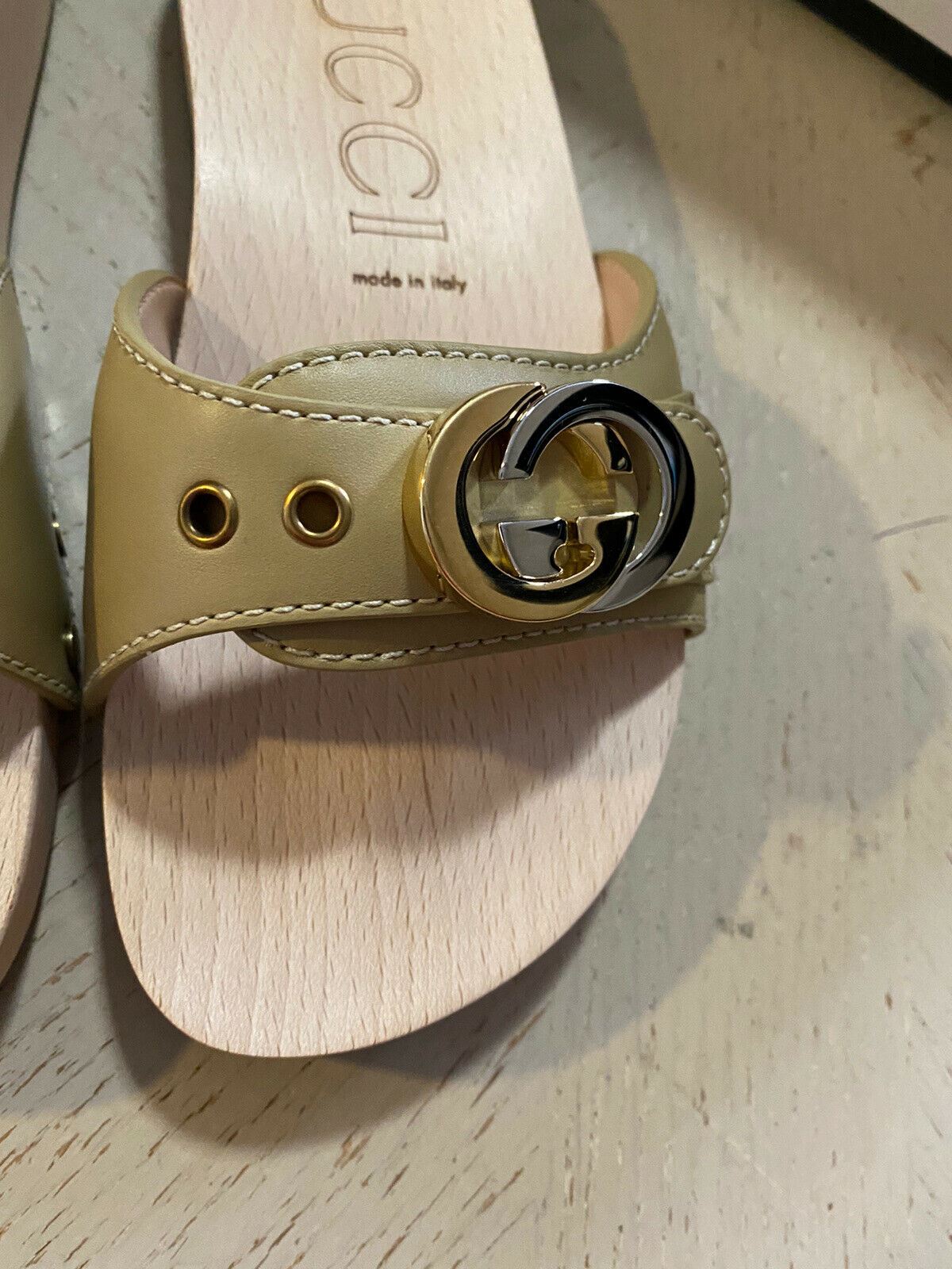NIB  Gucci Women Leather/Wood Sandal Shoes Beige 5 US ( 35 Eu ) Italy