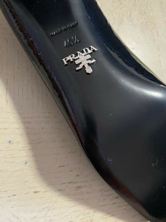 NIB 750 $ PRADA Damen-Pumps, Loafer-Schuhe aus strukturiertem Leder, Schwarz, 10,5 US/40,5 Eu