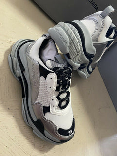 NIB $995 Balenciaga Damen Triple S Sneakers Schuhe Schwarz/Grau 8 US/38 Eu