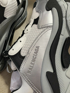 NIB $995 Balenciaga Damen Triple S Sneakers Schuhe Schwarz/Grau 8 US/38 Eu