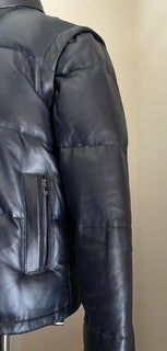 Neue 5750 $ Isaia Leder-Daunen-Pufferjacke, Weste, Mantel, Marineblau, 40 US/50 Eu