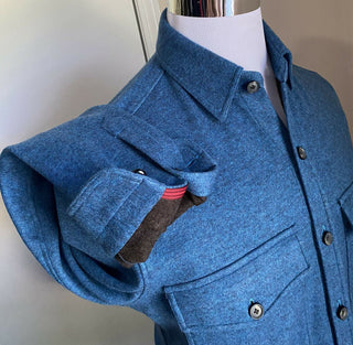 Neu mit Etikett: 1350 $ Isaia Langarm-Kaschmirpullover-Hemdjacke, Blau, Größe SM