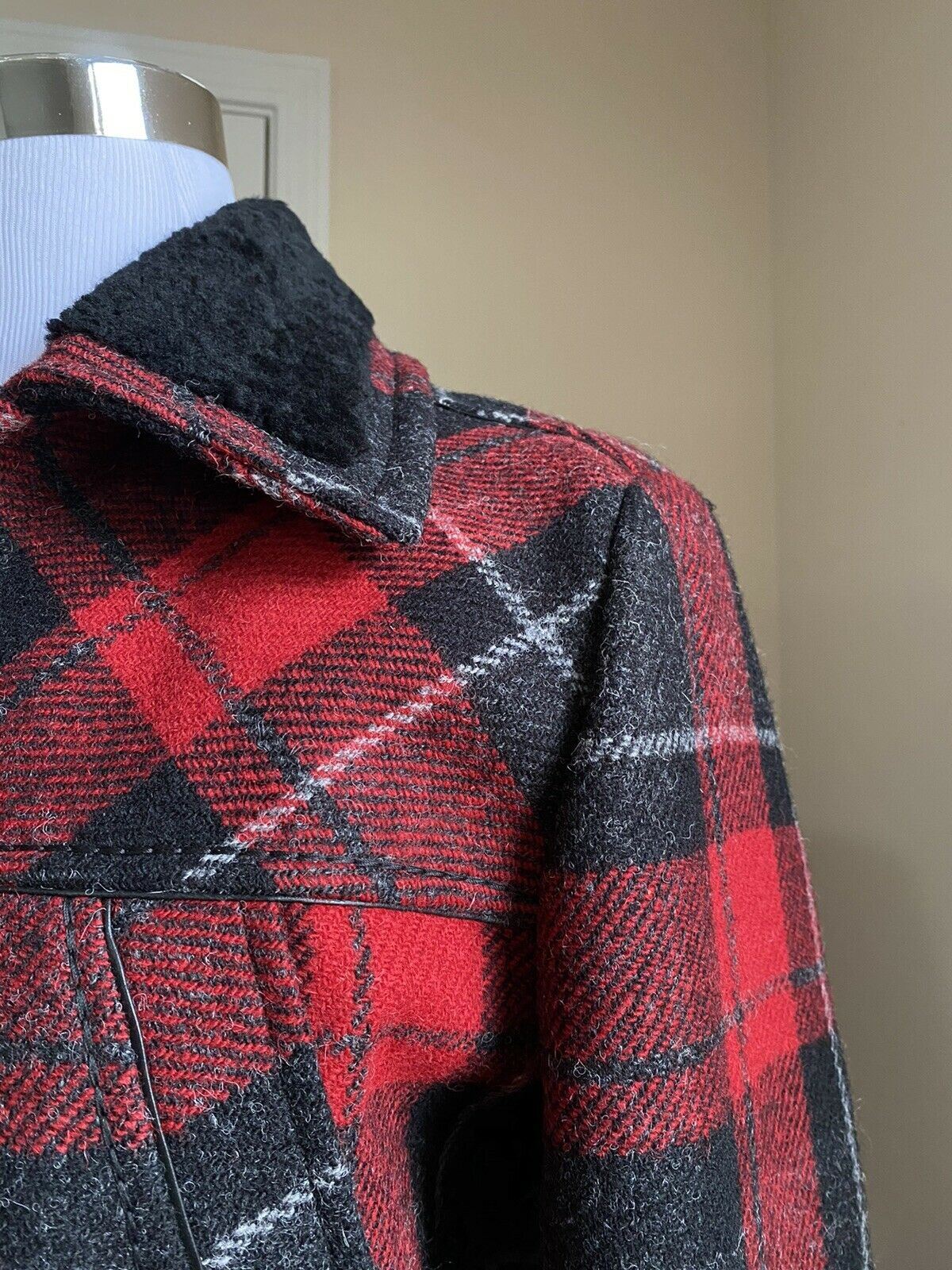 Новая мужская стеганая куртка в шотландскую клетку Saint Laurent за 3190 долларов с стриженым красным/бл. 38 США