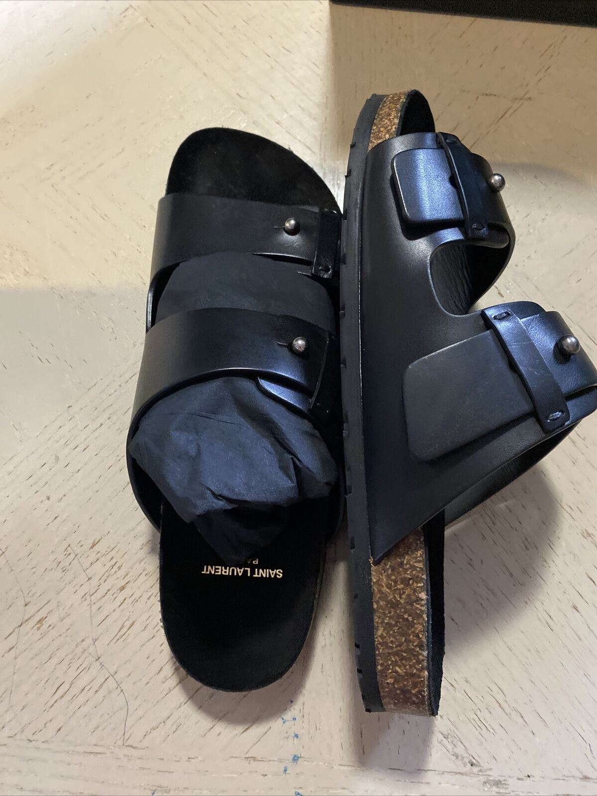 NIB $ 595 Saint Laurent Herren-Sandalen aus Leder, Schwarz, 13 US/46 Eu, Italien