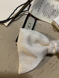 Neue Gucci-Seidenfliege mit GG-Monogramm, hergestellt in Italien
