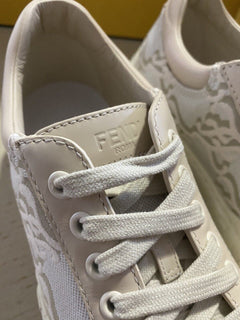 NIB 770 $ Fendi Damen Canvas/Leder Logo Sneakers Schuhe Camelia 10,5/40,5 Eu