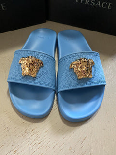 NIB 450 $ Versace Damen Medusa Rubber Pool Slides Sandale Himmelblau 9,5 US/39,5 Eu