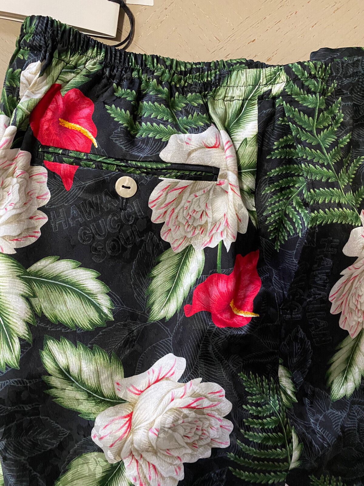 СЗТ $980 Gucci Мужские короткие брюки Gucci Soul Monogram черного/зеленого/мул. 34 США/50 в.д.