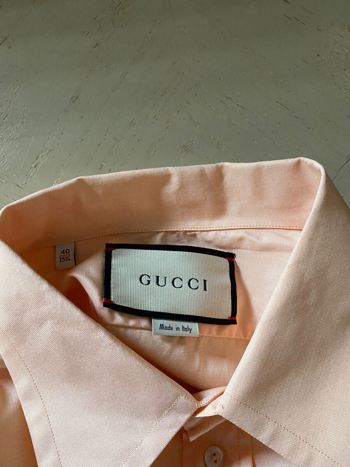 Neues Gucci-Herrenhemd, Farbe Violett-Lila, 40/15 3/4, Italien