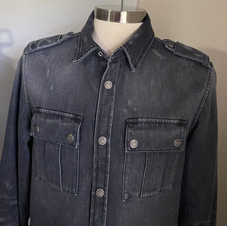 Neu mit Etikett: 1.395 $ Balmain Herren-Denim-Sportjeanshemd mit rohem Saum, Schwarz, 40/15,5 (M)