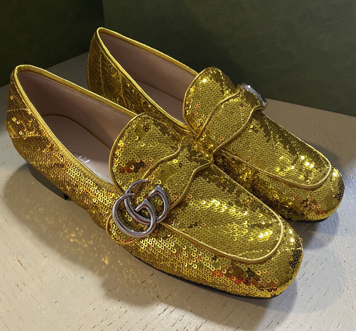 NIB 1750 $ Gucci Damen GG Logo Loafers Schuhe Gold 6 US/36 Eu 646557