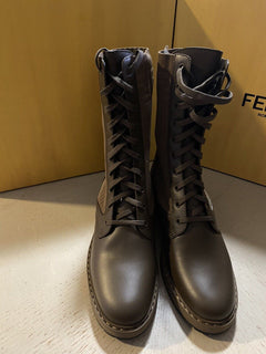 NIB 1100 $ Fendi Damen-Strickstiefel aus Comdat-Leder mit Logo DK Brown 11/41 Eu