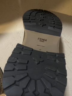 NIB 1100 $ Fendi Damen-Strickstiefel aus Comdat-Leder mit Logo DK Brown 11/41 Eu