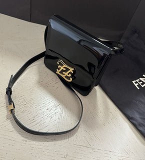 Neue Fendi Carligraphy Kleine Umhängetasche Schwarz 8BT317 Italien