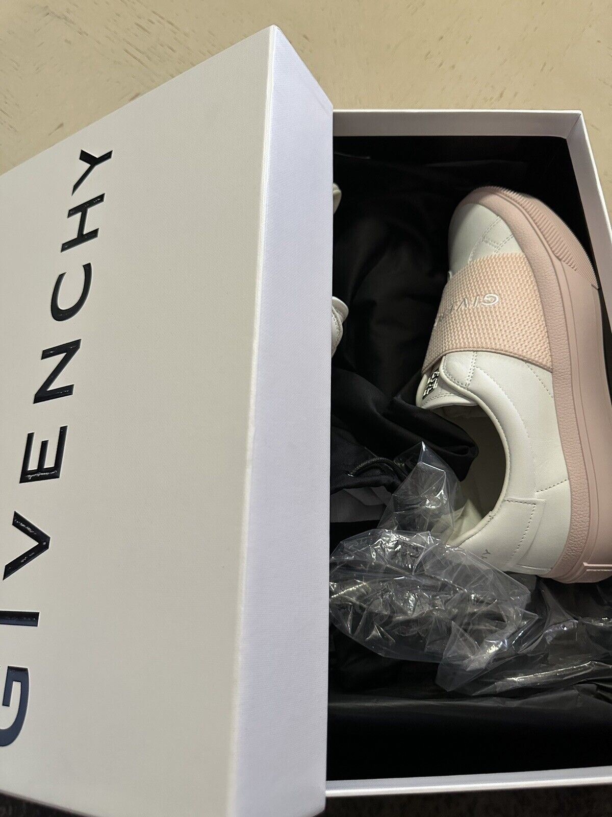 NIB $ 675 Givenchy Damen City Sport Sneakers Schuhe Rosa/Weiß 7 US/37 Eu