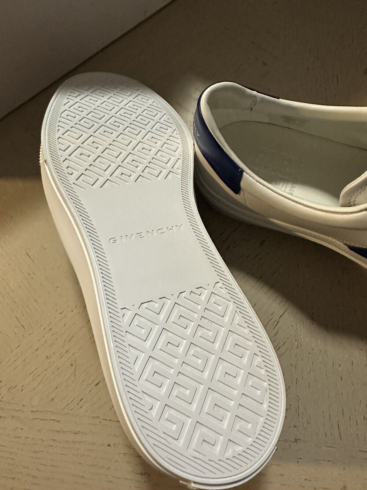 NIB Givenchy Men City Sport Elastic Vamp Leather Sneakers White/Blue 10 US/43 Eu