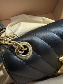 Neue 2850 $ Louis Vuitton LV Leder New Wave Kettentasche PM Schwarz Italien