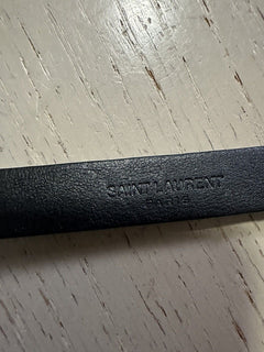 Neuer schmaler Damengürtel aus Lackleder von Saint Laurent, Farbe Schwarz, 75/30, Italien