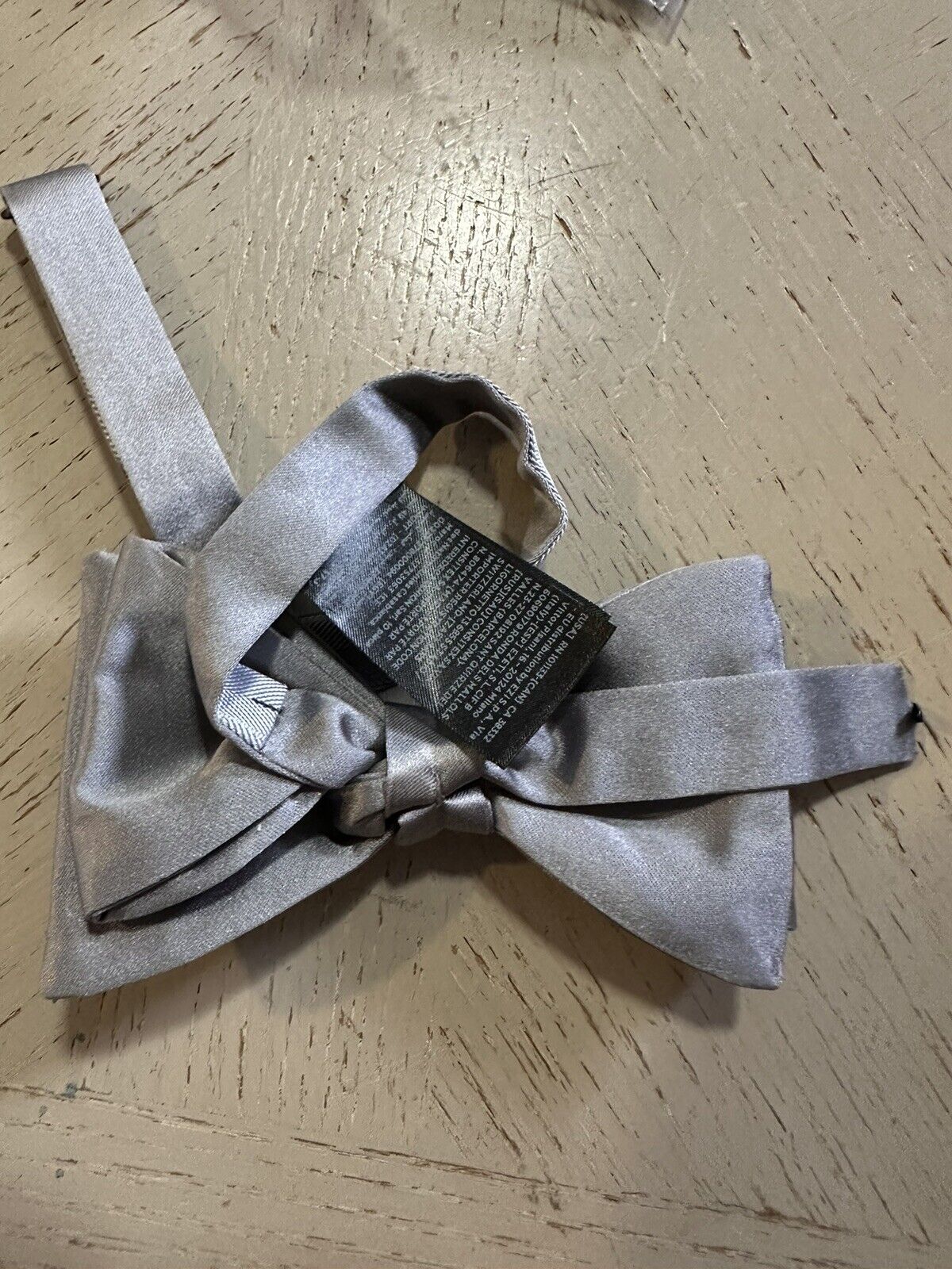 Новый шелковый галстук-бабочка Ermenegildo Zegna серого цвета SLD, сделано в Италии