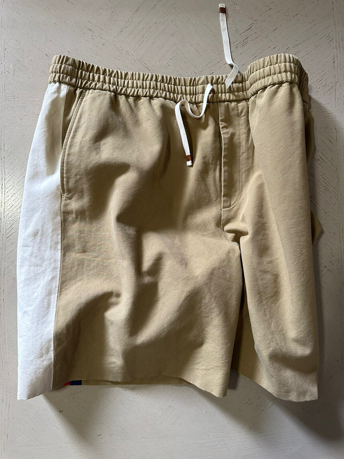 Neu mit Etikett: 1400 $ Gucci Herren-Shorts aus leichtem Baumwoll-Canvas, DK Beige/Mul. 40 US/56 Eu