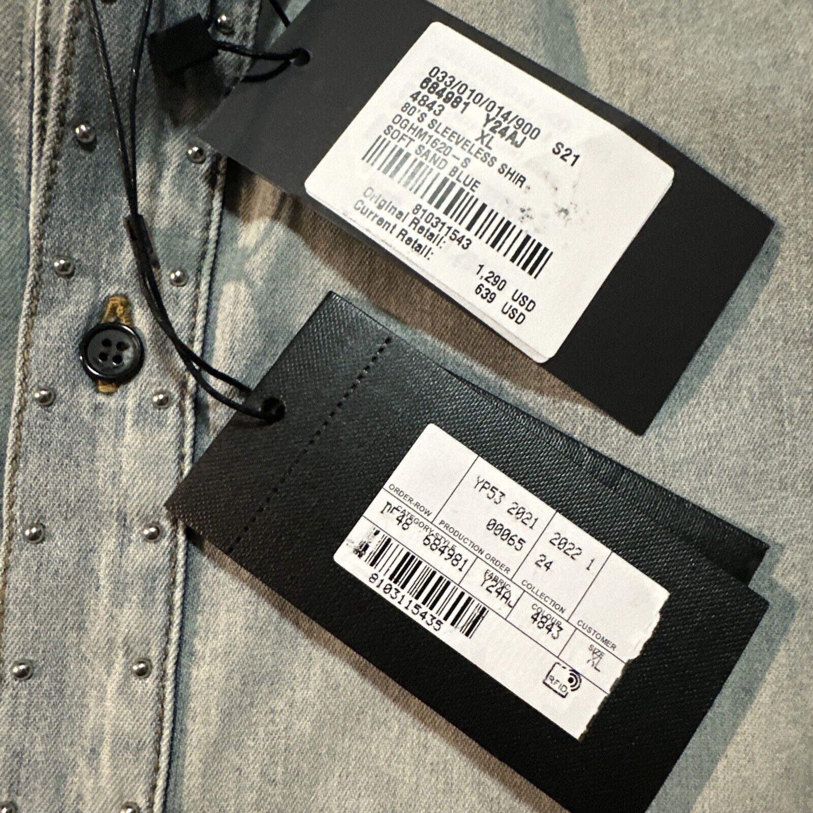 Neu mit Etikett: 1290 $ Saint Laurent 80er Jahre ärmelloses Jeanshemd Soft Sand Blue Größe XL