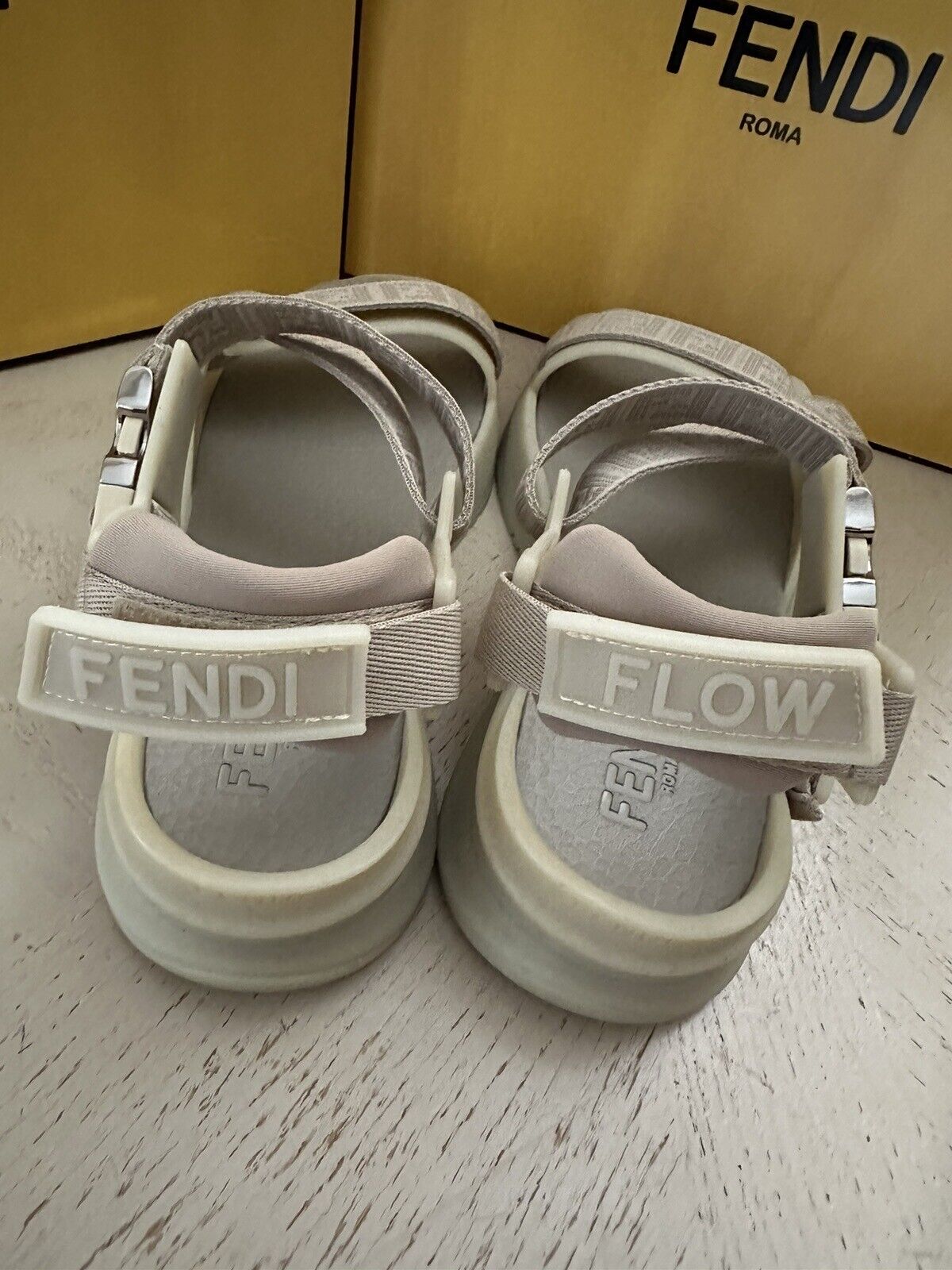 Мужские сандалии Fendi с ремешками Fendi, бежевые, 895 долларов США, 11 США/10 Великобритания