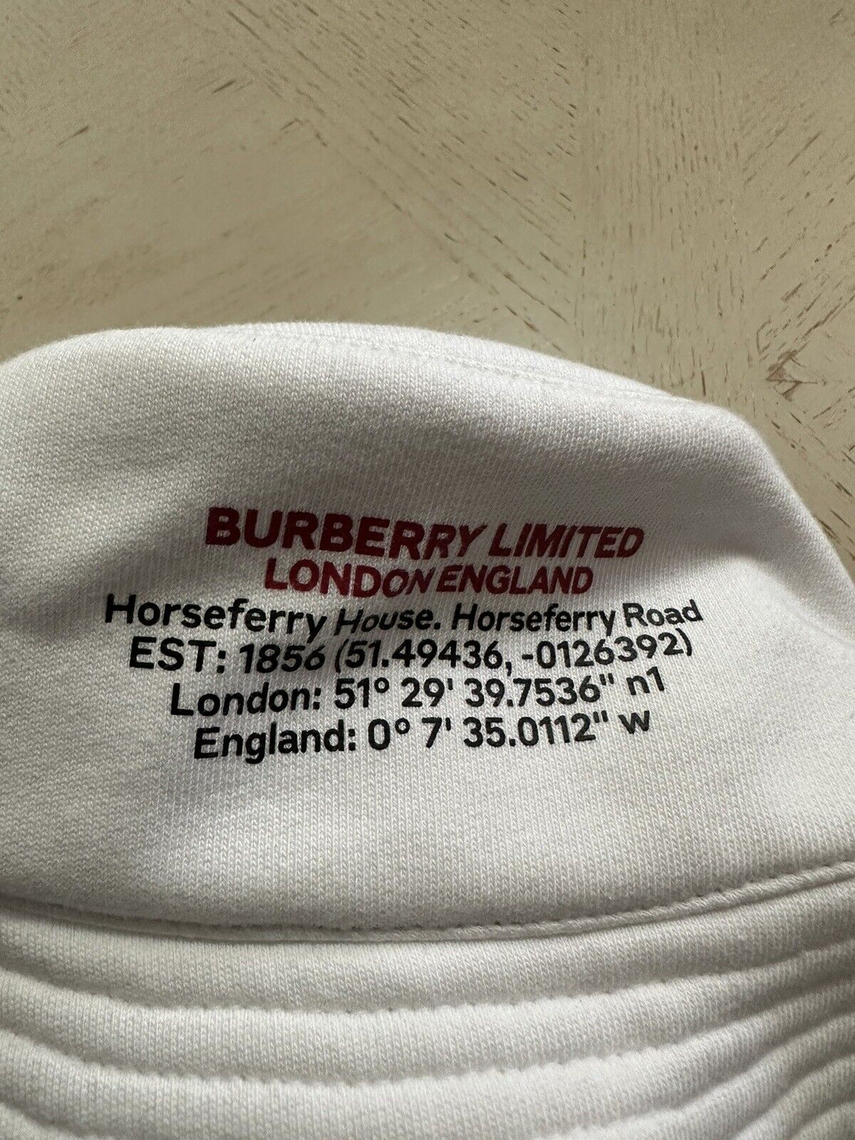 NWT Burberry Slogan-Print Bucket Hat White Size S Italy