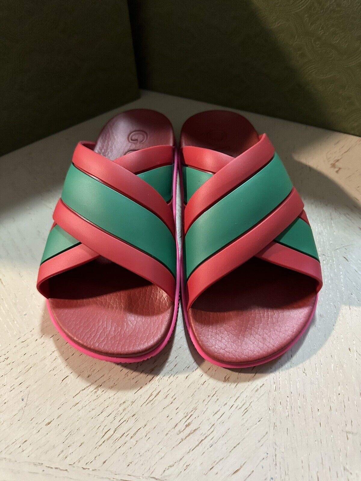 NIB Gucci Women’s Sandal Shoes LT Red/Green 6 US ( 36 Eu ) 627820