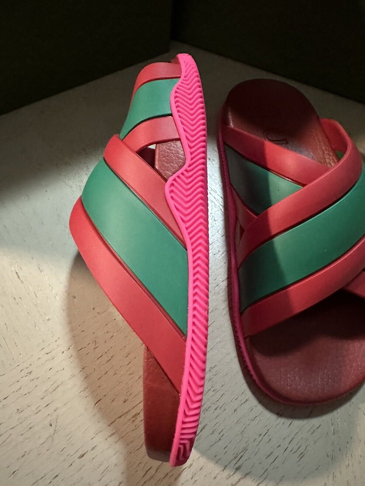 NIB Gucci Women’s Sandal Shoes LT Red/Green 7 US ( 37 Eu ) 627820