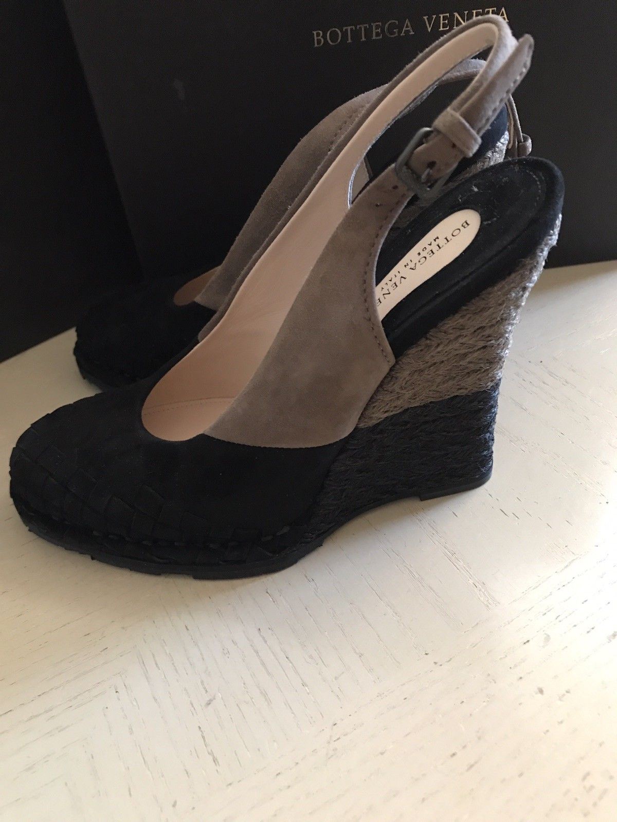 NIB $950 Bottega Veneta Women’s Luxe Suede Shoes Sandal Black 8 US ( 38 Eu ) Ita