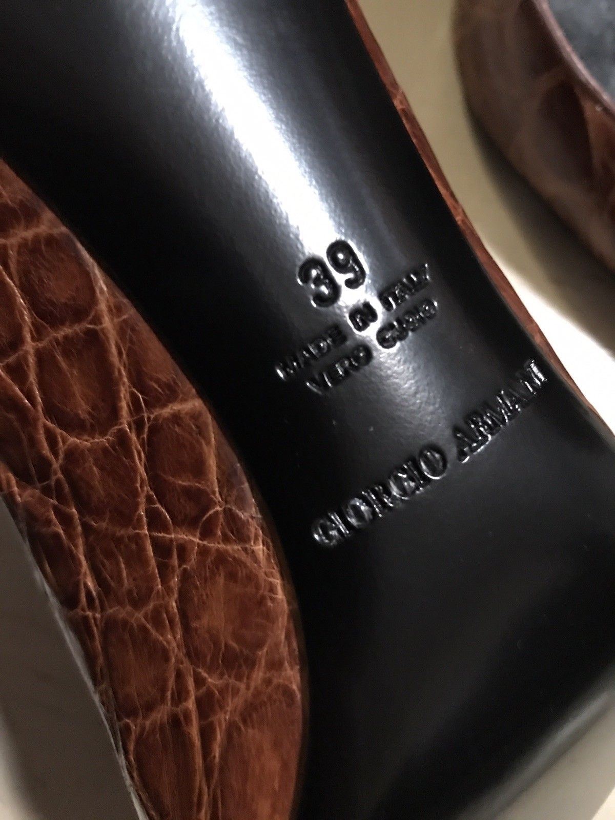 NIB $2995 Giorgio Armani Women Caiman Leather Shoes Burgundy 9 US ( 39 Eu )