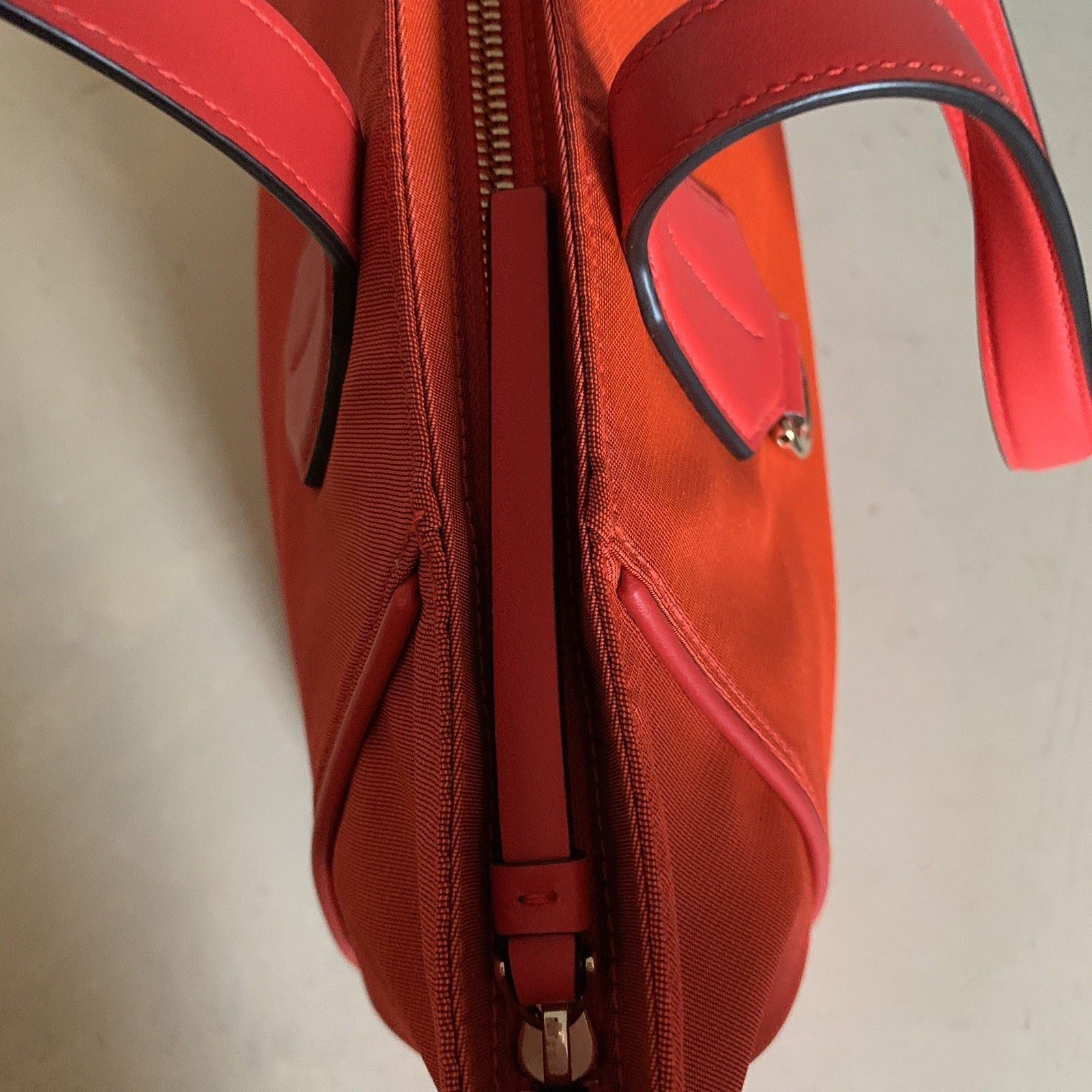 New $542 Bally Calibri Women’s Nylon Leather Handbag Bag Red 6215581 Switza
