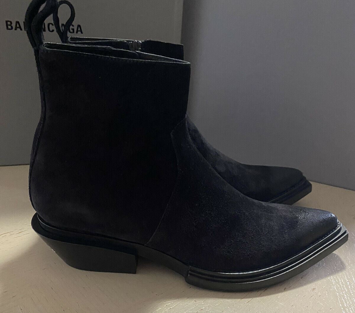 СИБ 1090 долларов США Balenciaga Женские шлифованные замшевые ботинки в стиле вестерн Туфли черные 9 США (39 евро)