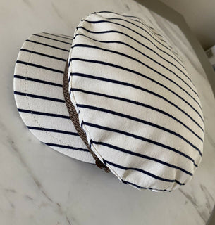 Neu mit Etikett: Brunello Cucinelli Girl Marine Cap, Hut, Weiß/Blau, Größe 6
