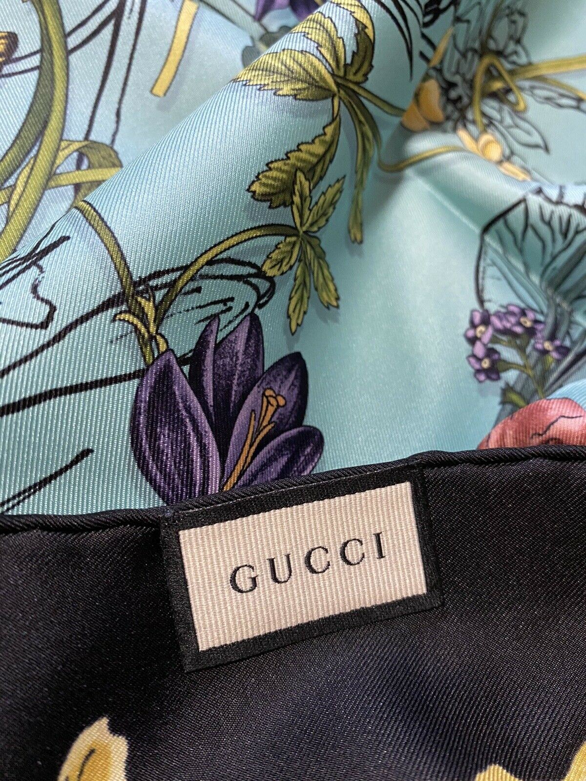 New $495 Gucci Women Flora Stage Silk shawl Scarf Black/Blue Italy