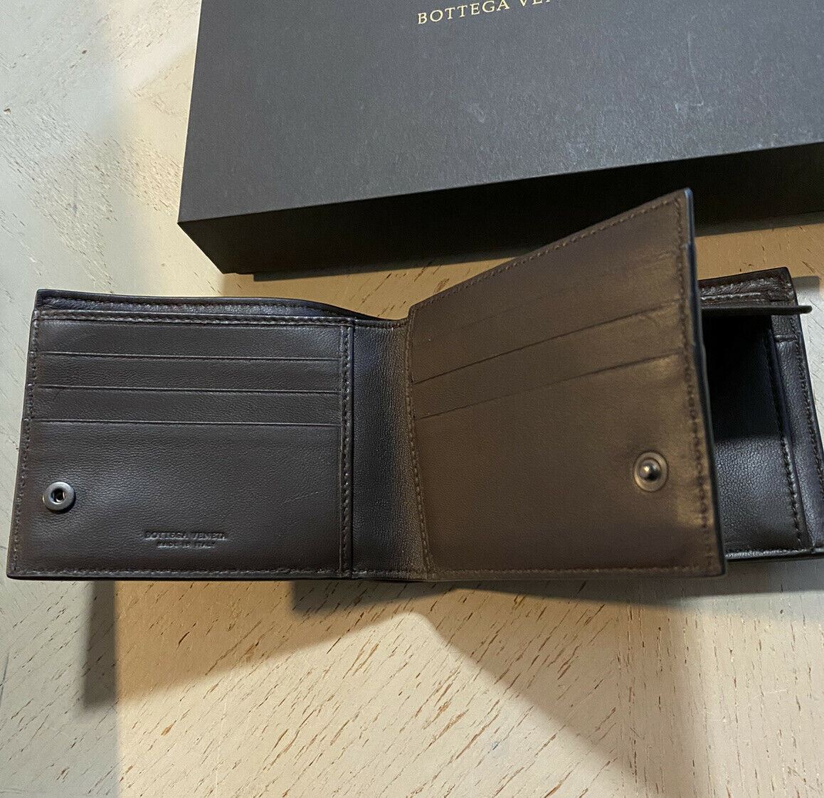 Новый мужской кошелек Bottega Veneta темно-коричневого цвета за 825 долларов 522272 V001N Италия
