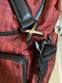 Neuer Ermenegildo Zegna Couture-Rucksack aus Leder/Nylon für 1895 $ in Schwarz/Rot aus Italien