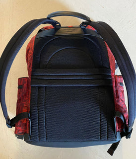 Neuer Ermenegildo Zegna Couture-Rucksack aus Leder/Nylon für 1895 $ in Schwarz/Rot aus Italien