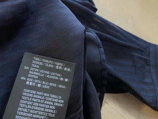 Neu mit Etikett: 1090 $ Saint Laurent Herrenhemd aus Seide/Baumwolle, Marineblau, Größe 40/15 3/4, Italien