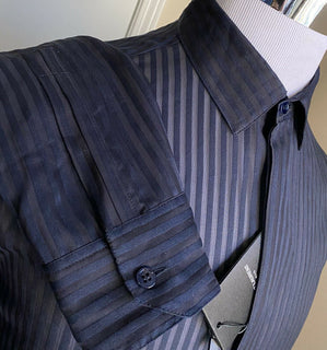 Neu mit Etikett: 1090 $ Saint Laurent Herrenhemd aus Seide/Baumwolle, Marineblau, Größe 40/15 3/4, Italien